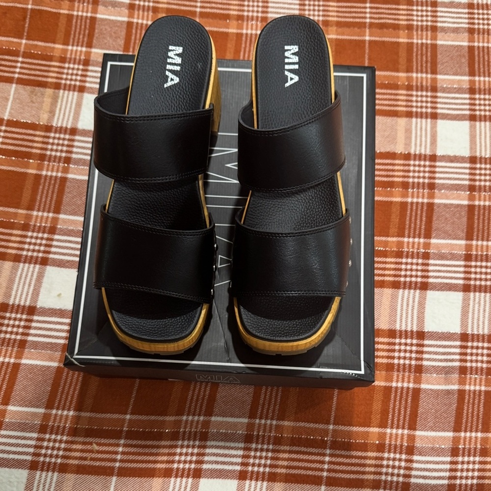 MIA Black Slide Sandals with Natural Sole